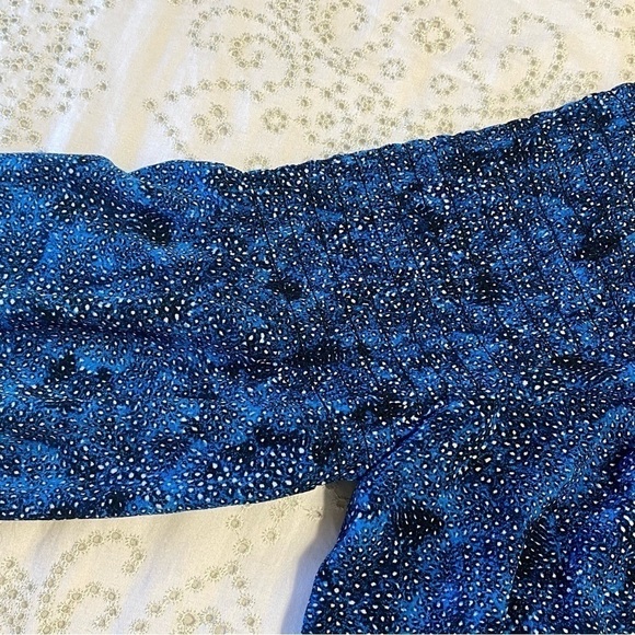 Michael Kors smocked flowy bell sleeve top size M - Picture 7 of 11